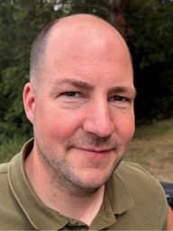 Patrick Bregenhorn, AC Vellern, schaut in die Kamera.