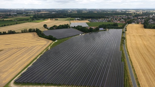 Ein Blick auf die PV-Anlage aus der Vogelperspektive.