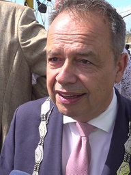 Jack van den Hoek ist im Porträt zu sehen