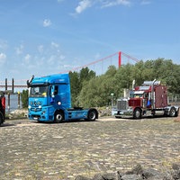 LKW-Konvoi an der Emmericher Rheinpromenade