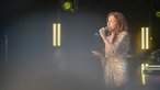 Schlagersängerin Vicky Leandros steht singend beim Parookaville-Festival 2026 auf der Bühne