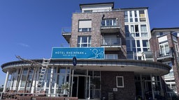 Außenansicht des "Hotel Rheinpark" in Rees