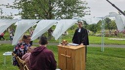 Hochzeit am Ort der Religionen auf der Landesgartenschau.