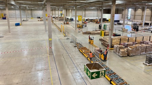 Halle des Amazon Logistikzentrums in Rheinberg 