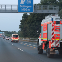 Löschzug der Feuerwehr Düsseldorf auf dem Weg nach Spanien, um bei Waldbränden zu unterstützen