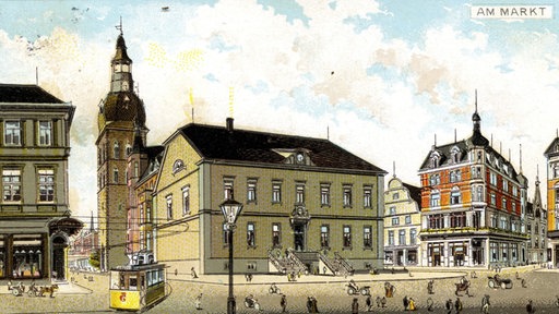 Die Straßenbahn fährt über den Alten Markt.
