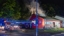 Brennendes Feuergerätehaus in Netphen-Eschenbach