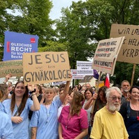 1.200 Menschen demonstrieren in Lippstadt gegen das Abtreibungsverbot