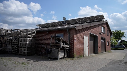 Eine Halle mit Drogenlabor