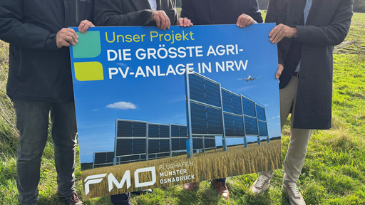 Plakat der geplanten PV-Anlage