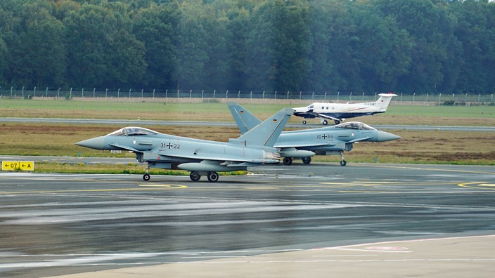 Drei Jets auf der Startbahn