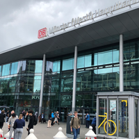 Der Hauptbahnhof Münster von vorne