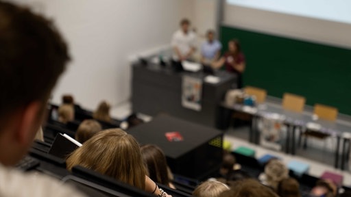 Ringen um Studierende nach G9 Umstellung