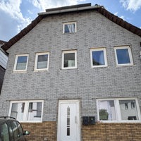 Auf dem Bild ist ein Haus zu sehen.