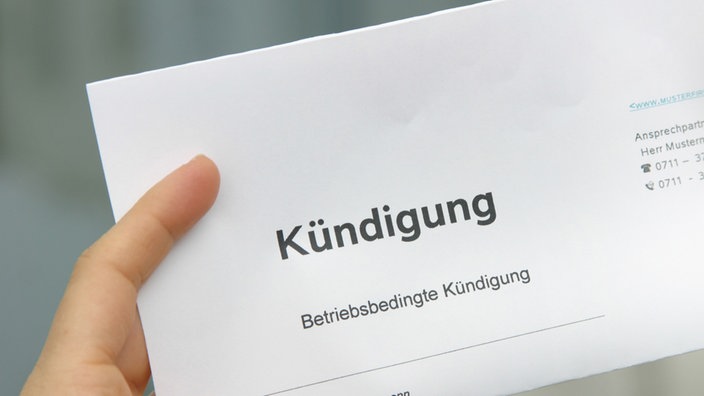 Ein weißer Briefumschlag mit der Aufschrift Kündigung