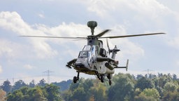 Tiger-Kampfhubschrauber bei der Landung