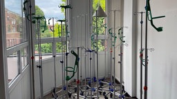 Infusionsständer in einem verlassenen Krankenhaus
