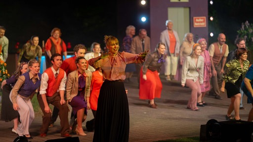 Deaf Performerin Laura-Levita Valytė bei "Shrek - Das Musical"