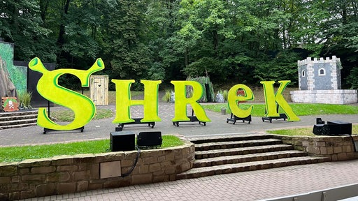"Shrek - Das Musical" Buchstaben vor dem Gelände