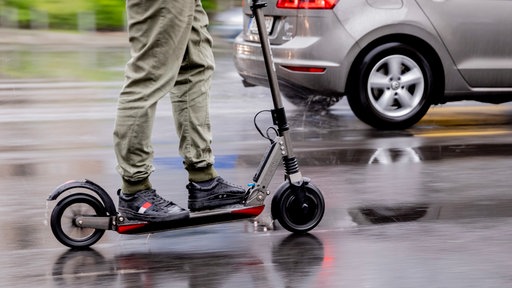 Zum Schulstart kontrolliert die Polizei Lippe E-Scooter