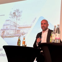 Präsentation über Neubaupläne der Mühlenkreiskliniken