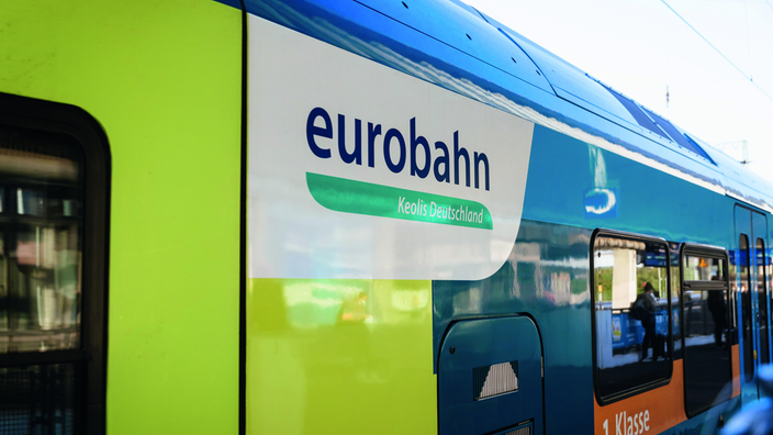 Ein Zug der Eurobahn