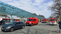 Der Herforder Bahnhof musste evakuiert werden, nachdem Schwefelsäure ausgelaufen ist.