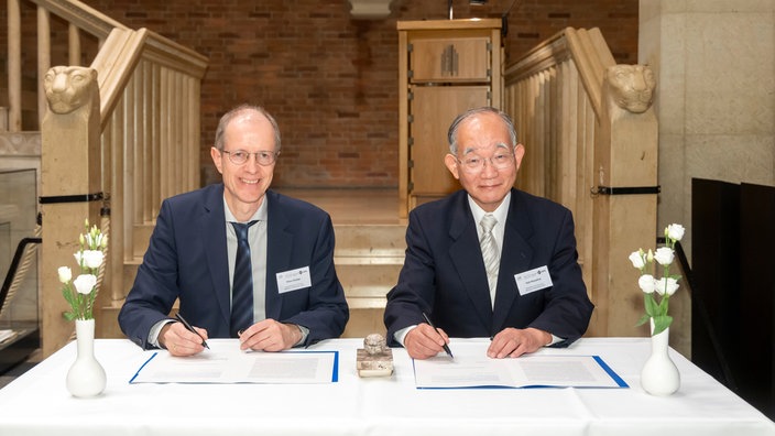 Professoren Klaus Richter und Professor Seiji Miyashita