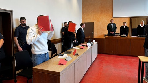 Die beiden Angeklagten im Mordprozess