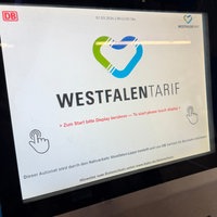 Ein Fahrkartenautomat der Deutschen Bahn. 
