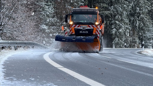 Schneepflug im Einsatz