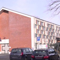 Das Gebäude der Kirchengemeinde von außen