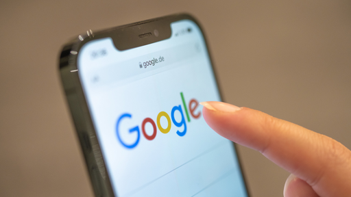 Google Startseite auf Handy Display