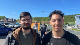 Aymane (rechts) mit einem Arbeitskollegen