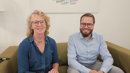 Katharina Heinen von der Aktion "Unverpackt Einkaufen" und Stefan Lohnmüller von der Gemeinde Ascheberg.