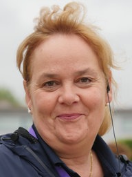 Bundestrainerin Silke Fütterer-Sommer kächelt in die Kamera