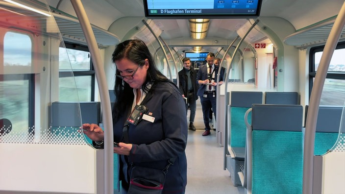 Bahnmitarbeiter haben nach dem tödlichen Angriff auf einen Zugbegleiter ein ungutes Gefühl bei der Arbeit.