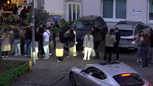 Köln: Mehr als 1.600 Menschen zeichnen Petition gegen Müll und Autoposer.