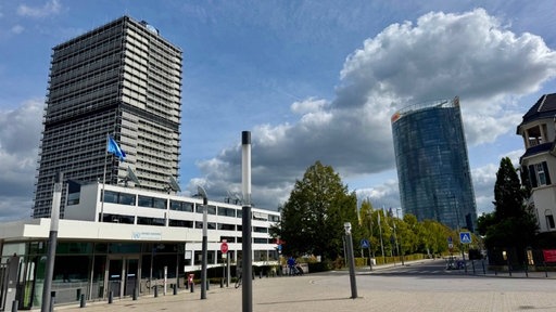 Meherere Bürogebäude 