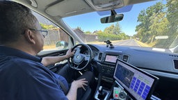 Fahrer Sirwan Rashid im Auto