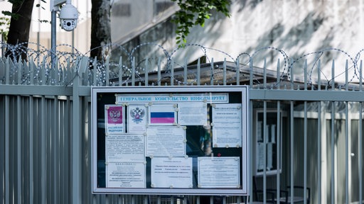 Blick von außen auf das Generalkonsulat der Russischen Föderation