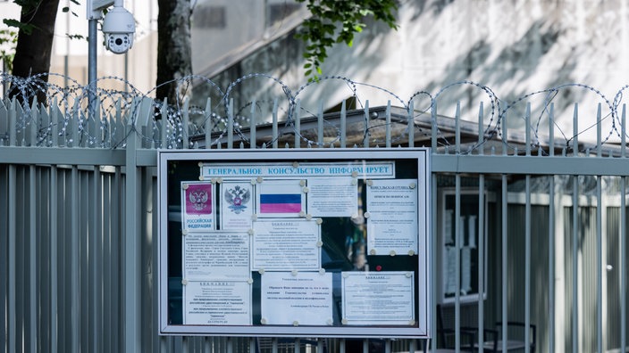 Blick von außen auf das Generalkonsulat der Russischen Föderation