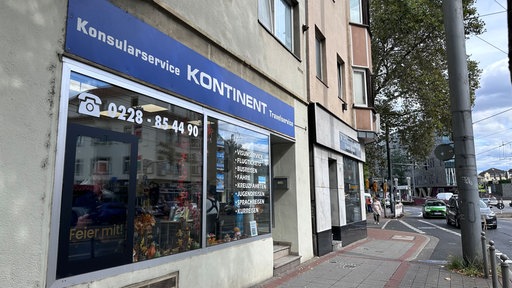 Ein Reisebüro am Konrad-Adenauer-Platz in Bonn-Beuel.