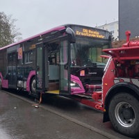 SEV Bus hängt am Abschlepphaken