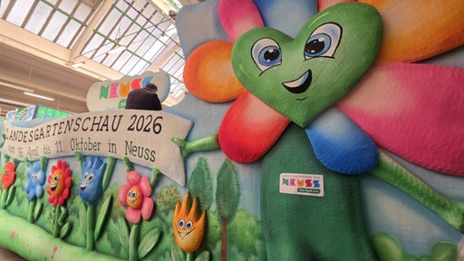 Das Bild zeigt einen Rosenmontagswagen.