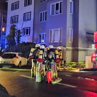 Feuer in Köln: zwei Bewohner in Mehrfamilienhaus lebensgefährlich verletzt