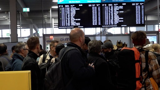 Flughafen Köln/Bonn: bis zu 200 Sicherheitskräfte könnten Jobs verlieren