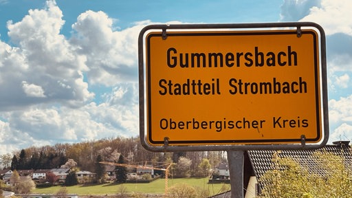 Foto des Ortschilds von Gummersbach-Strombach