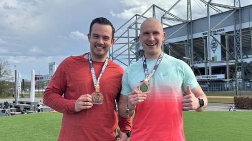 Markus Löhr (l.) und Maximilian Slom konnten nach 50 Kilometern noch lachen.