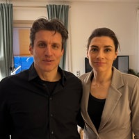 Ein Mann und eine Frau sind auf dem Foto in einem Porträt zu sehen.